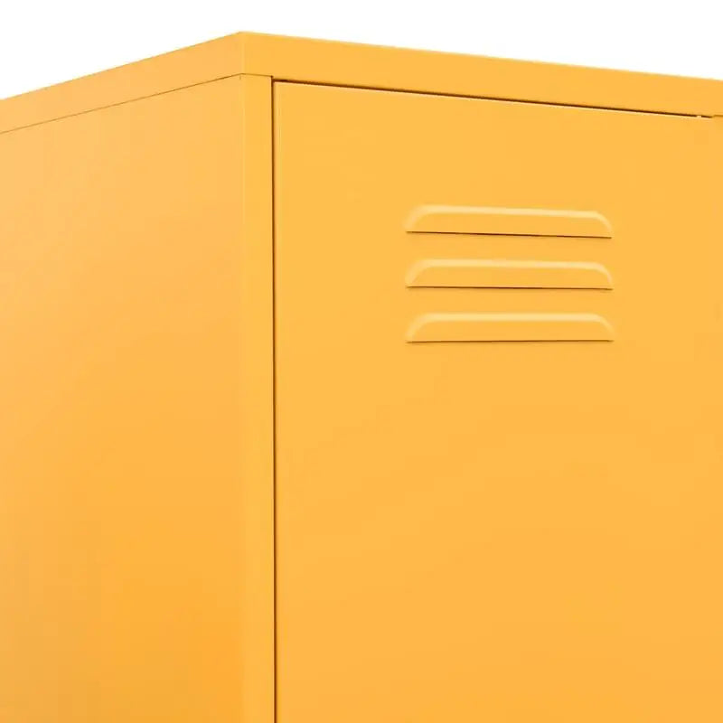 Gelber Metallschrank