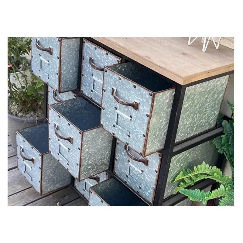 Metallschrank Industriedesign